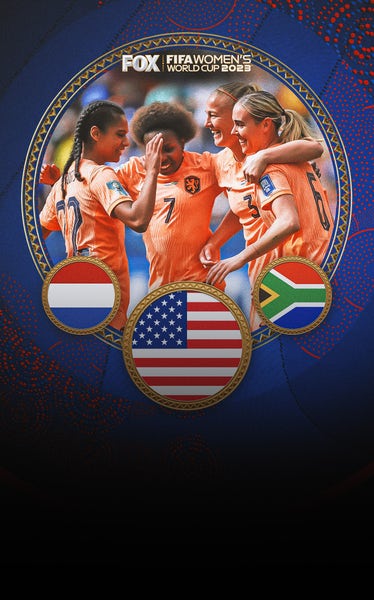 Netherlands seals quarters spot thanks to horrendous GK error